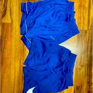 2 pairs of men’s medium Nike shorts